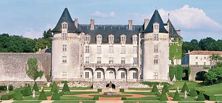 Le Château de la Roche-Courbon